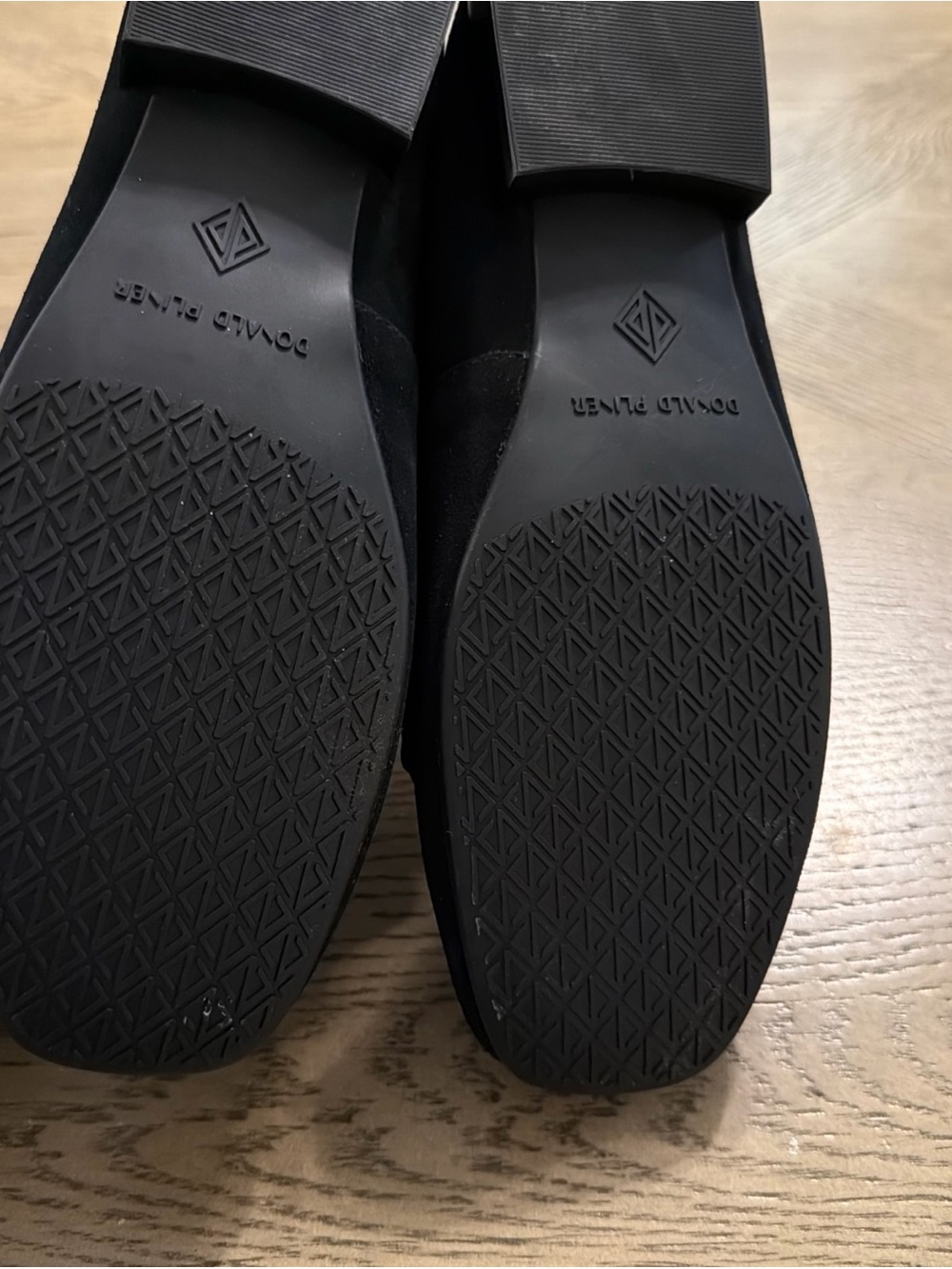 Donald Pliner Binah Black Loafers Womens Size 7.5 - Picture 4 of 5